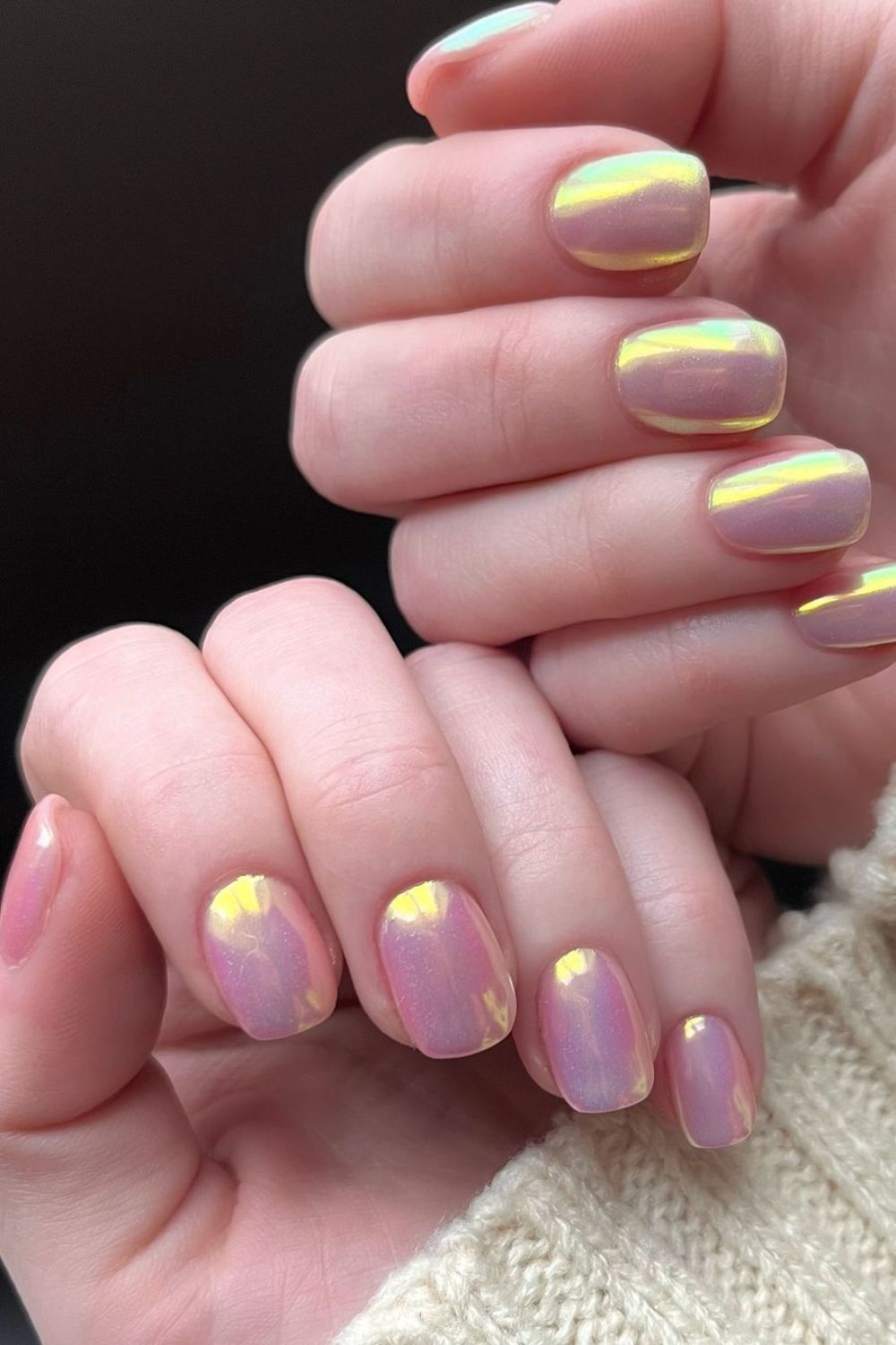 unhas curtas com brilho discreto