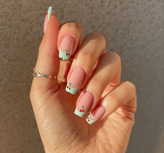 unhas amendoadas versus ovais qual formato é mais delicado