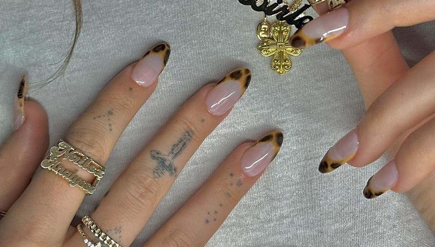 esmalte nude perfeito para unhas delicadas de pele clara