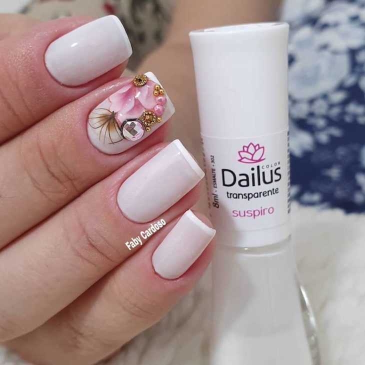 unhas da mao delicadas