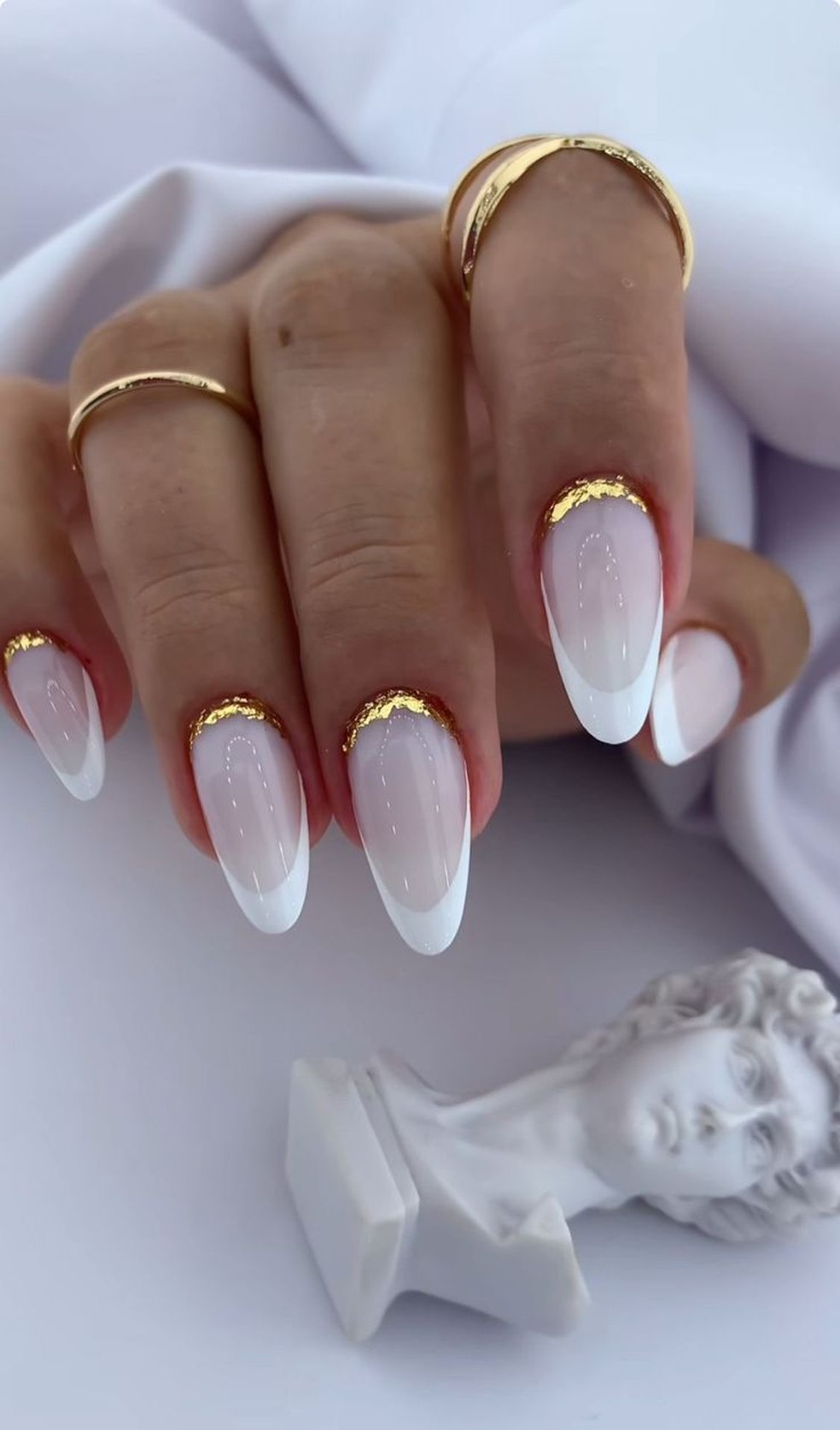 unhas de gel amendoado decoradas
