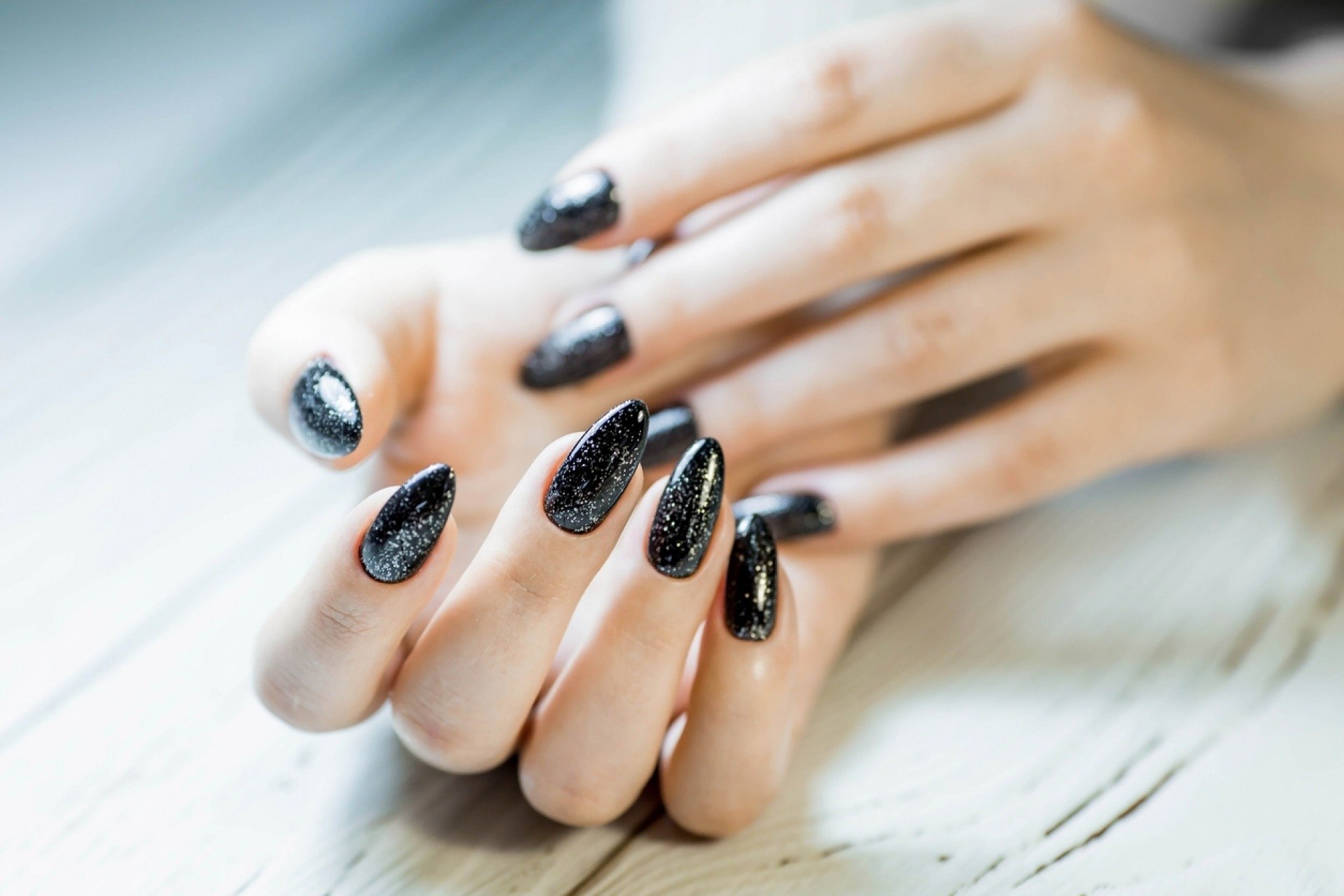 unhas de gel delicadas