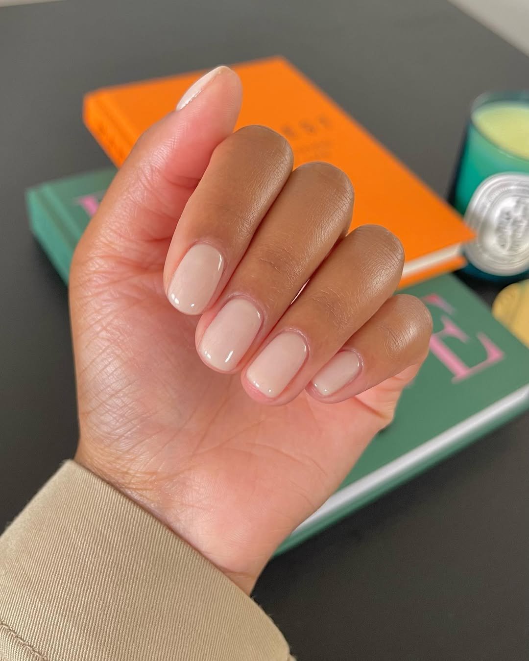 unhas de gel curtas práticas