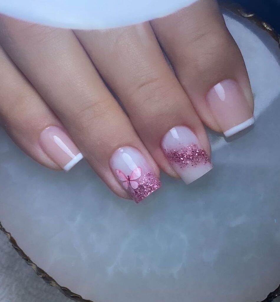 unhas de gel curtas decoradas