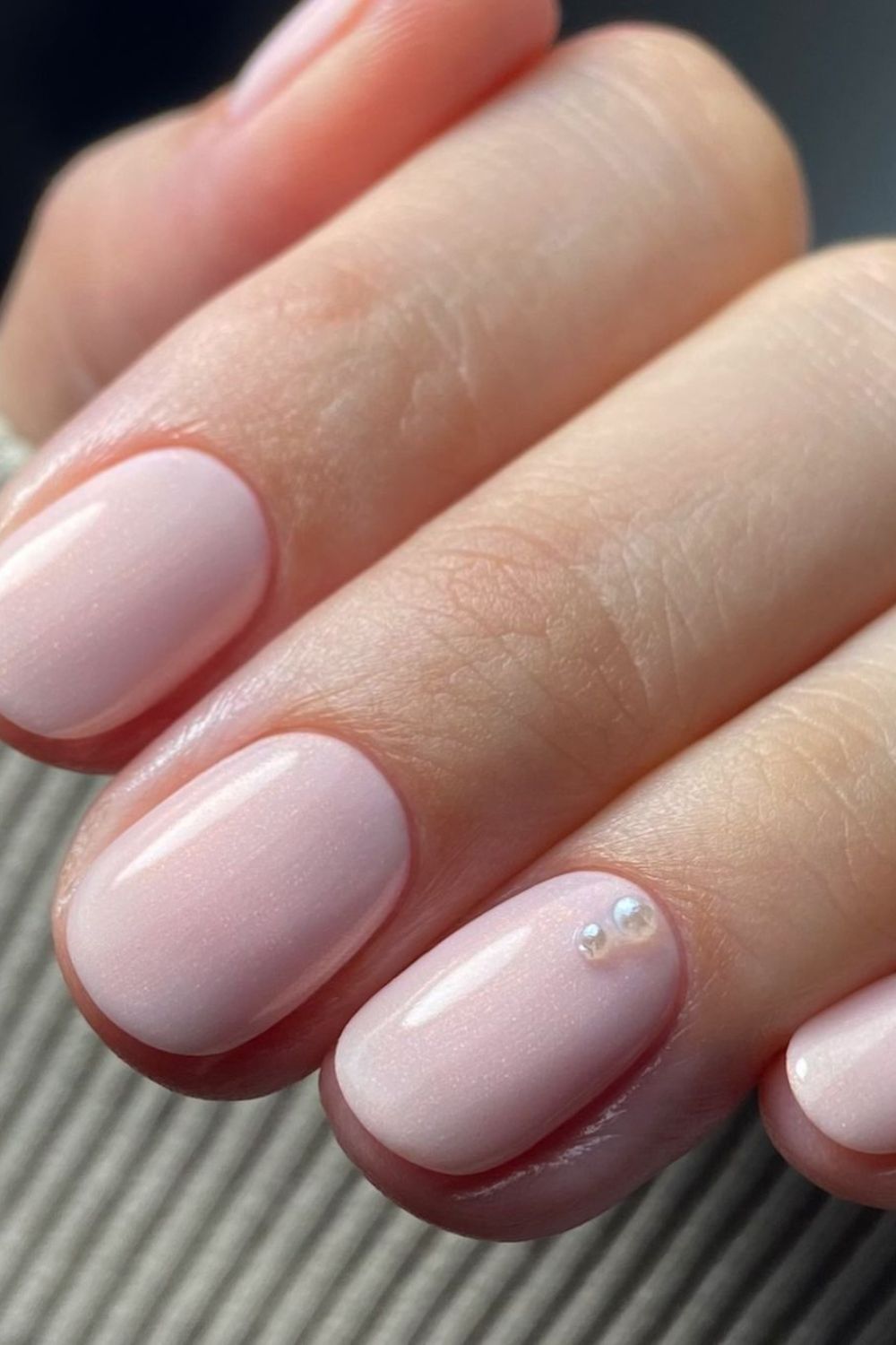 unhas de gel curtas cores vibrantes