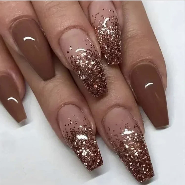 unhas decoradas cor marrom