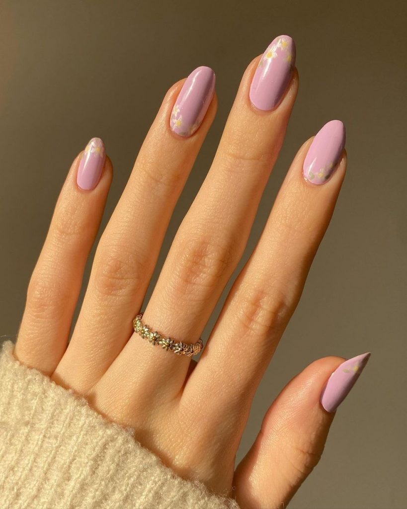 unhas com bolinhas decoradas