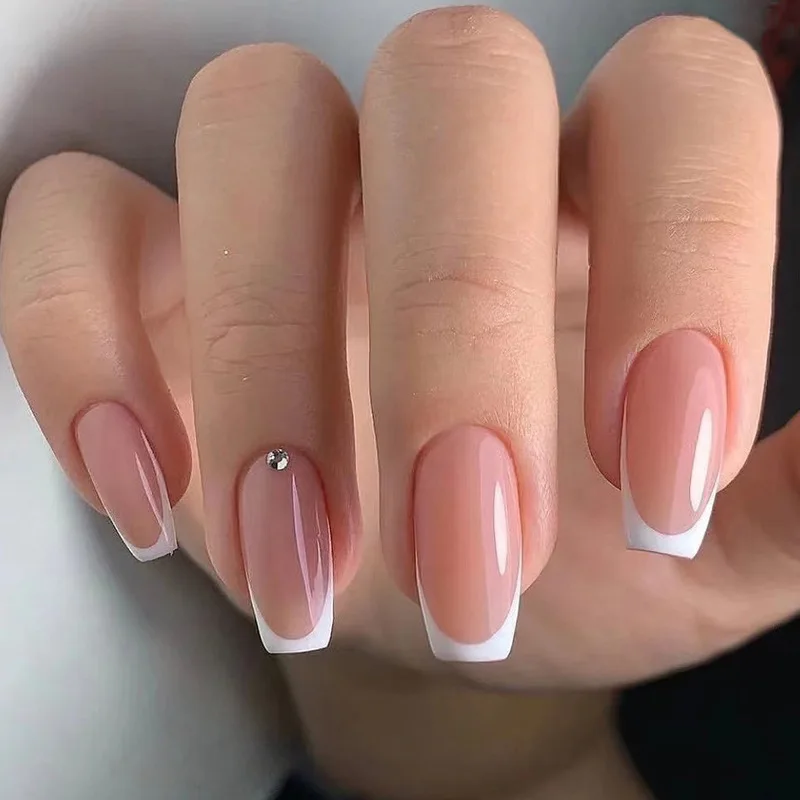 Francesinha Invertida (Moon Nails)