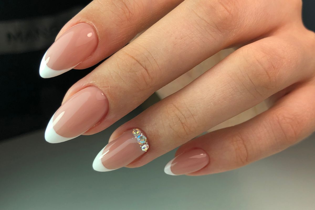Francesinha Invertida (Moon Nails)