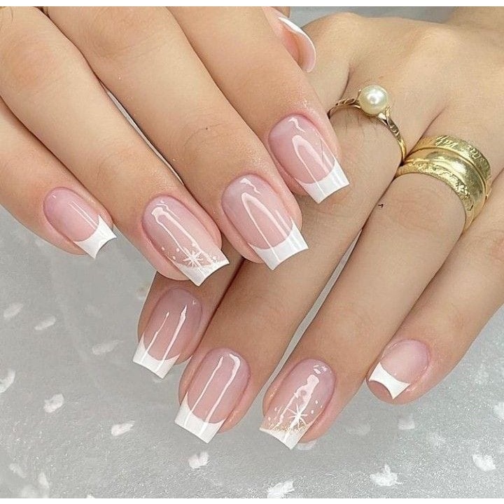 Francesinha com Detalhes de Nail Art (Strass, Flores Delicadas)