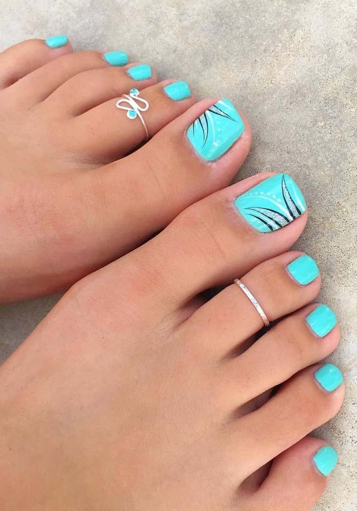 unhas amendoadas pé