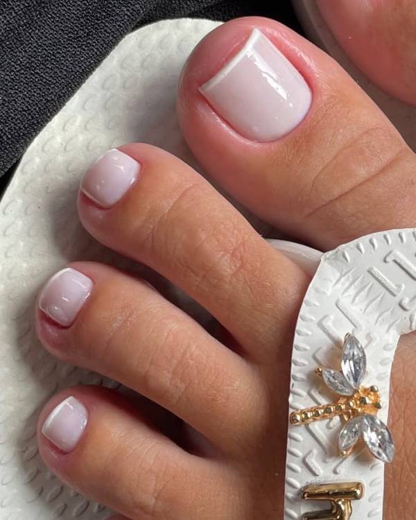 unhas do pé delicadas