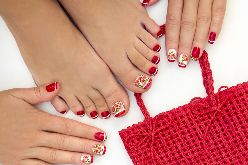 unhas do pé francesinha