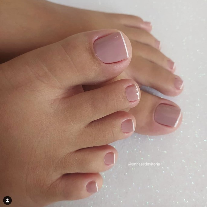 unhas amendoadas pé