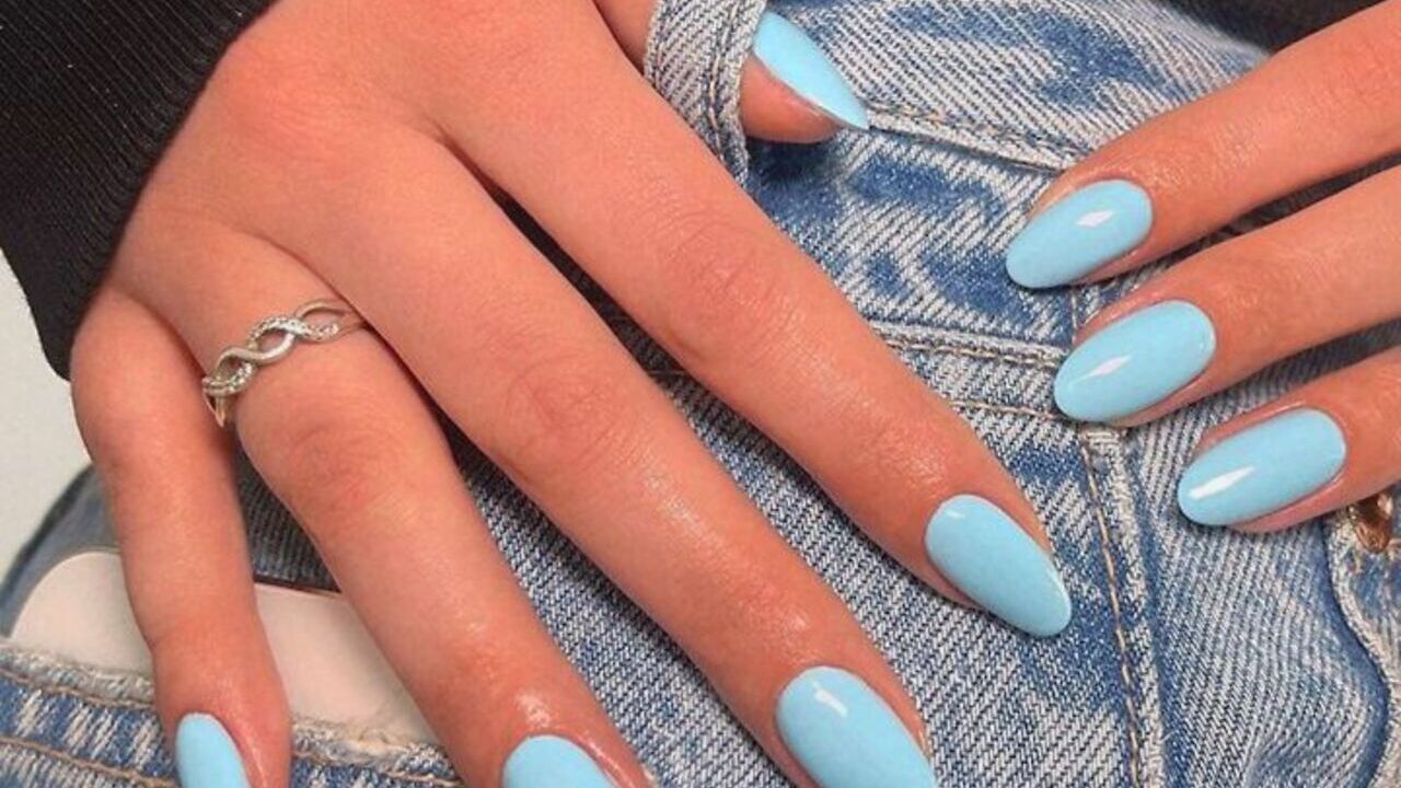 Unhas elegantes 2025 amendoado
