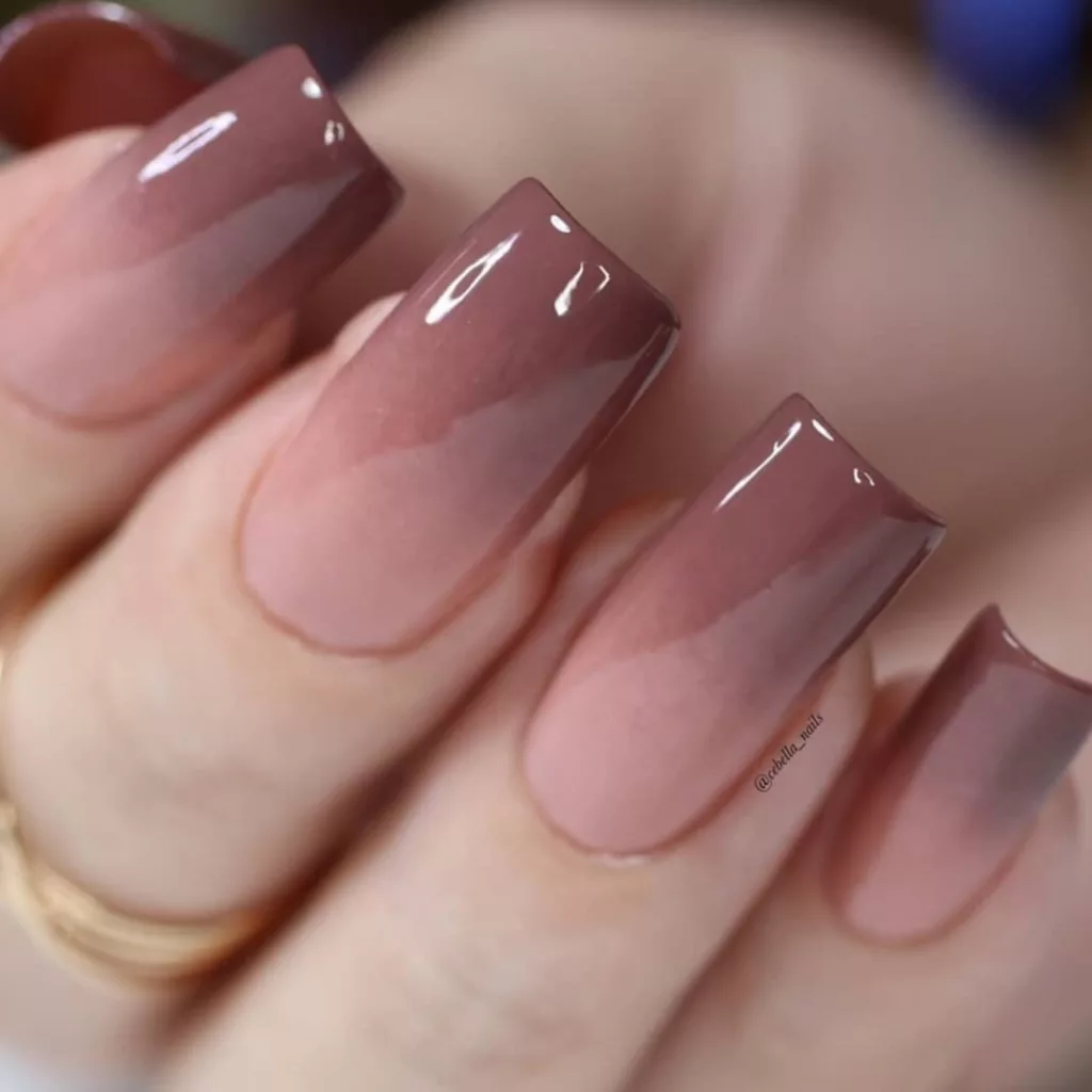 Unhas Degradê com Glitter