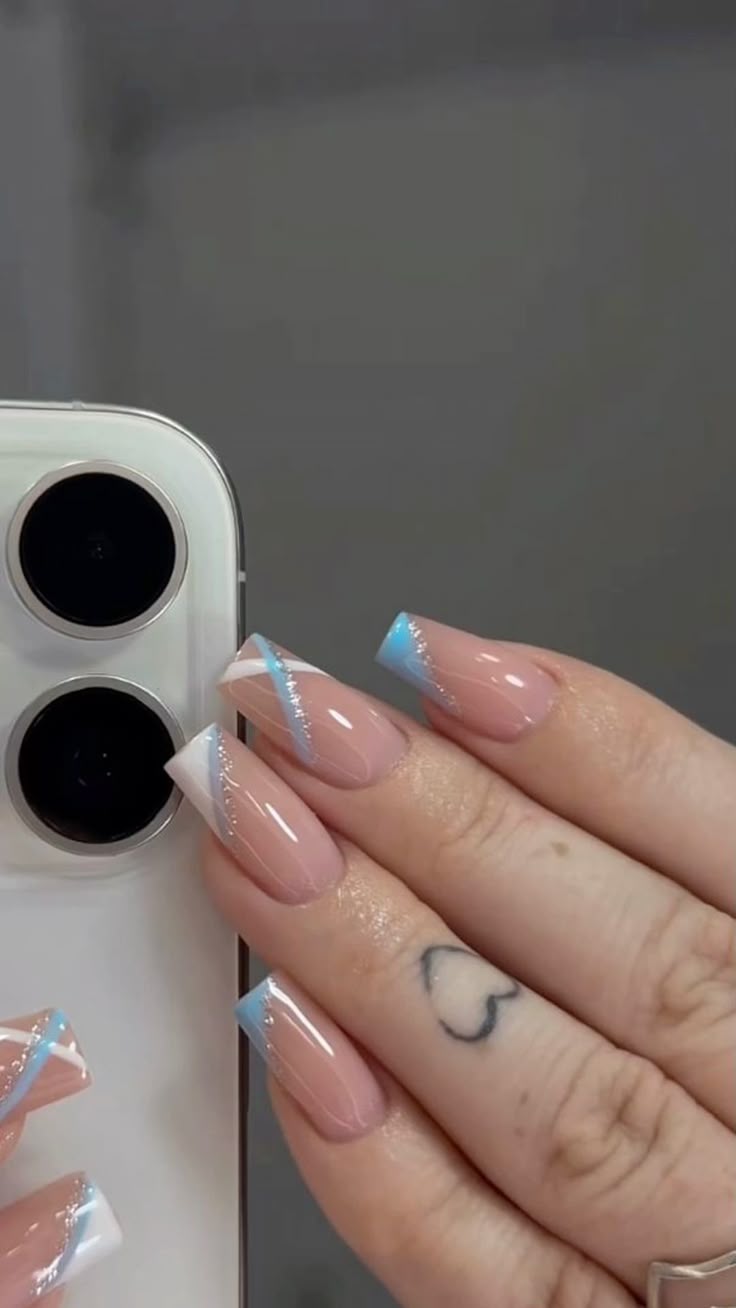 Alongamento de unhas em gel clarinhas