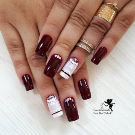 unhas em gel vinho com unhas postiças