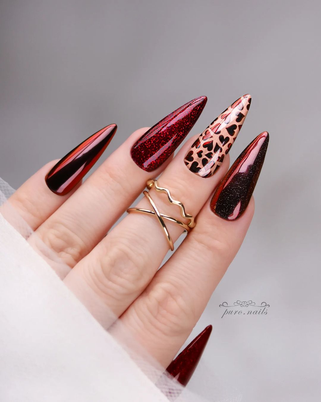 unhas em gel vinho bico de papagaio