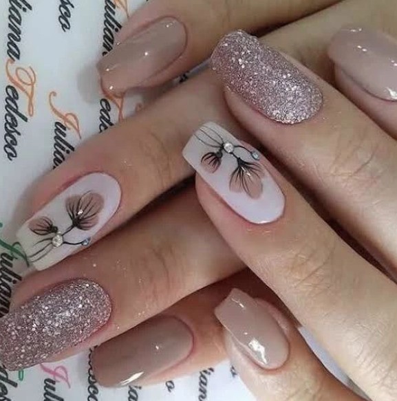 unhas em gel minimalistas