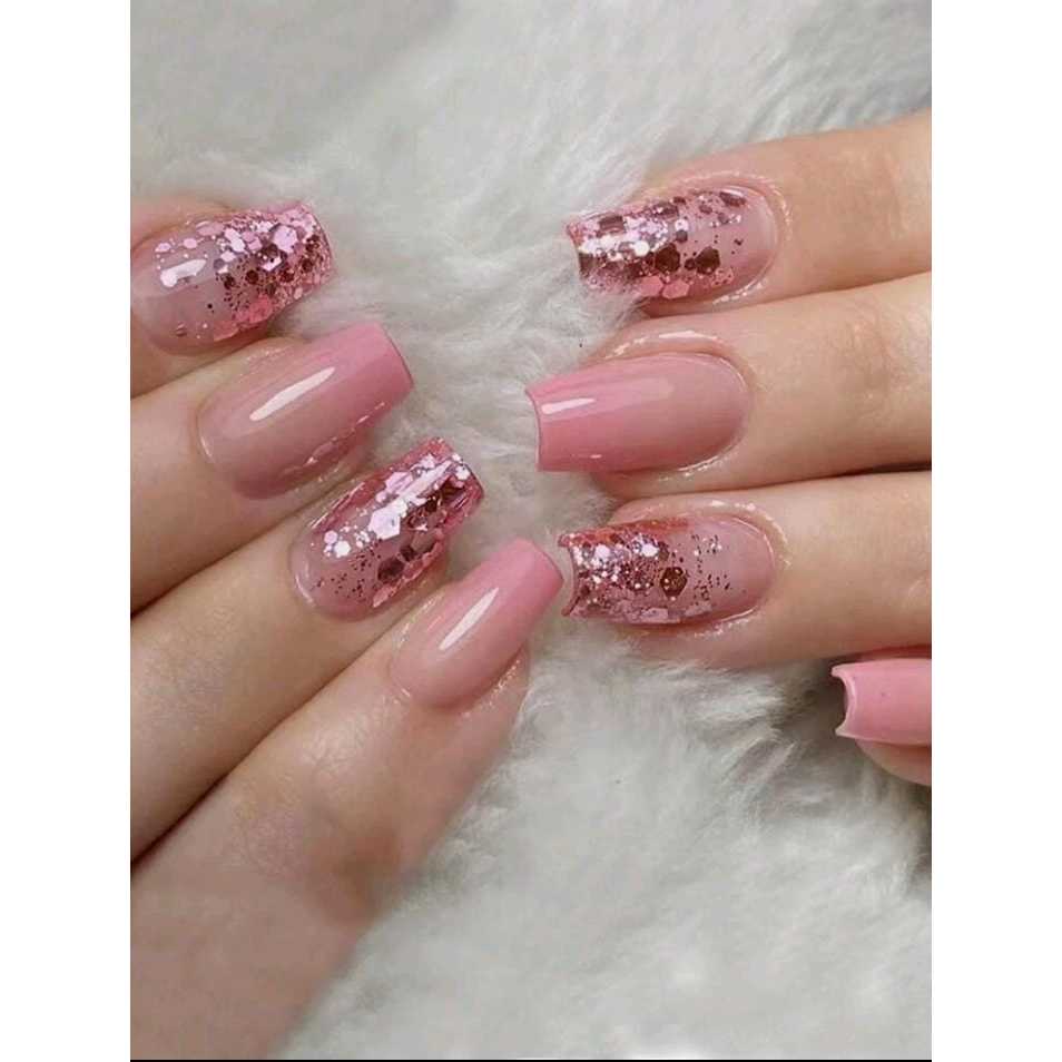 unhas em gel minimalistas