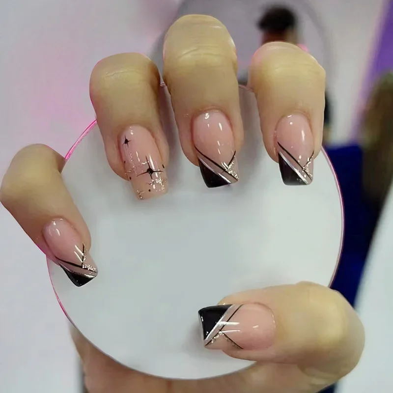 unha francesinha preta com glitter
