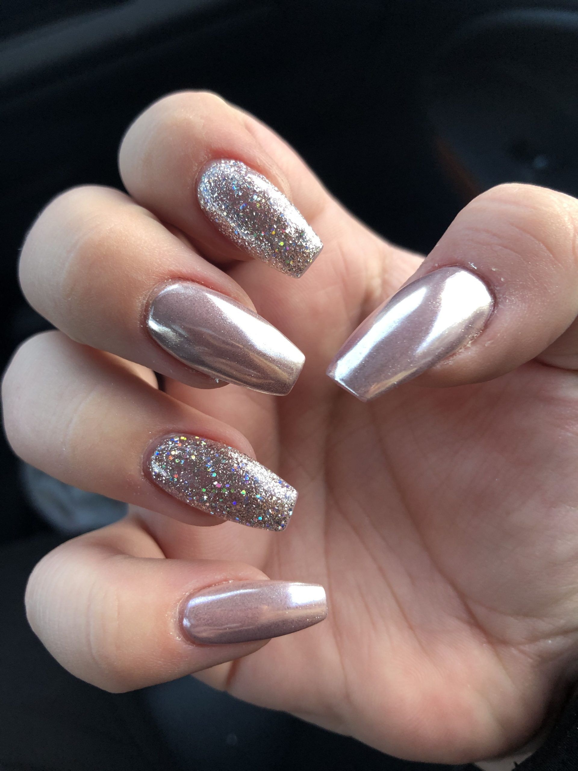 unhas metalizadas decoradas