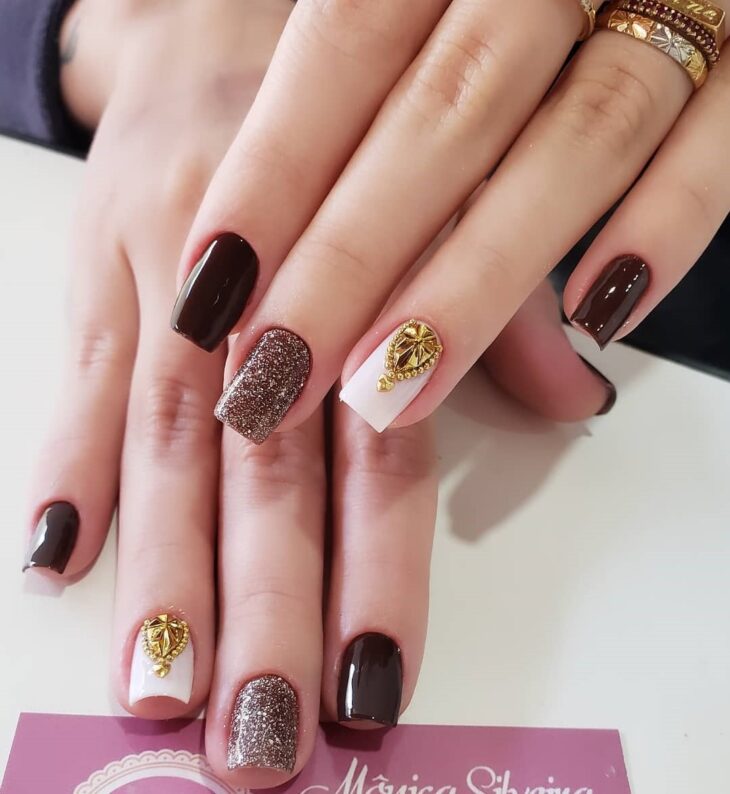 esmalte marrom cobertura