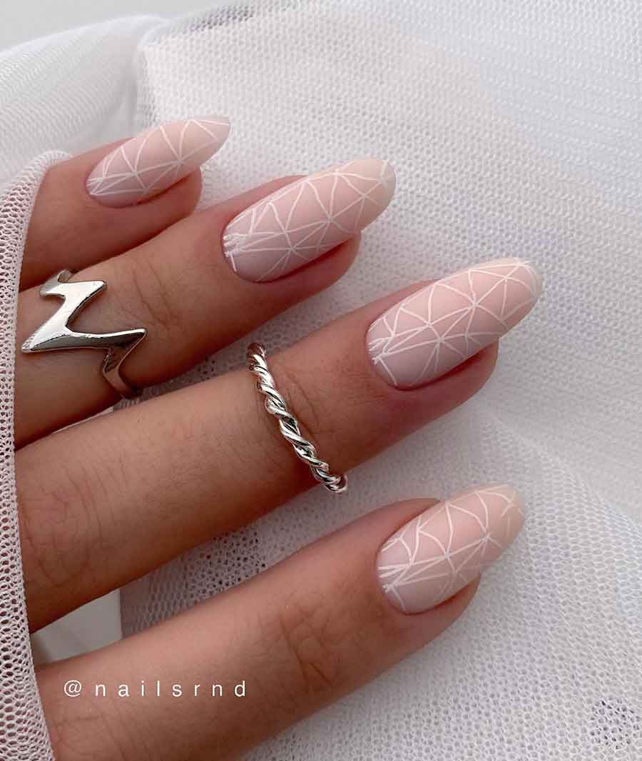 unhas nude com glitter para ano novo 2024