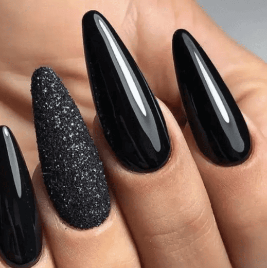 unhas pretas decoradas para casamento