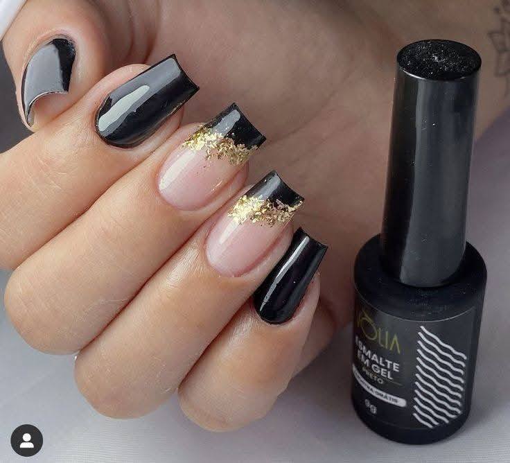 unhas pretas decoradas com desenhos