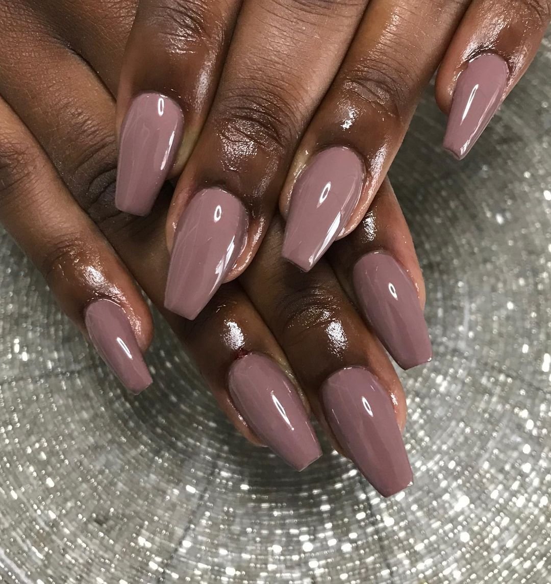 inspiração unhas quadradas minimalistas