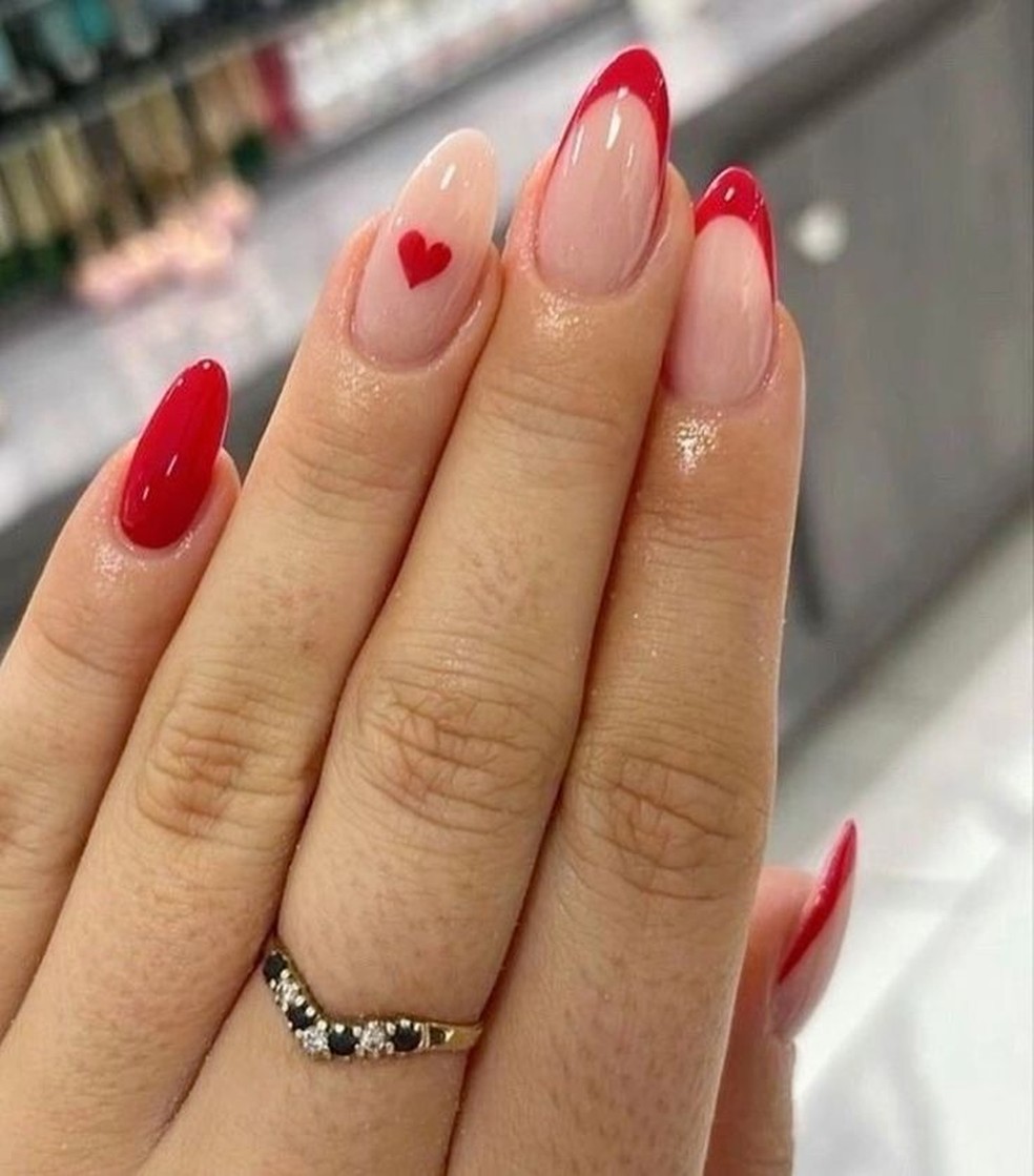 unhas redondas longas decoradas