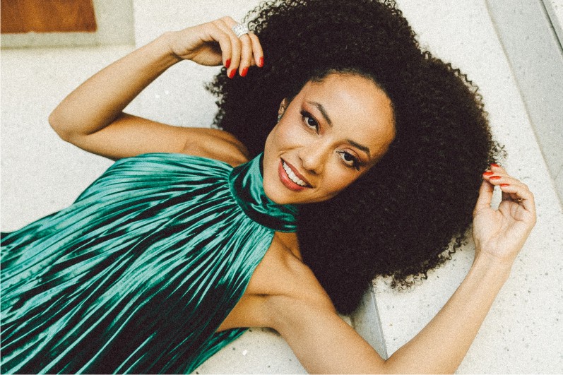 Valéria Almeida da TV Globo e a influência do crochê na moda brasileira