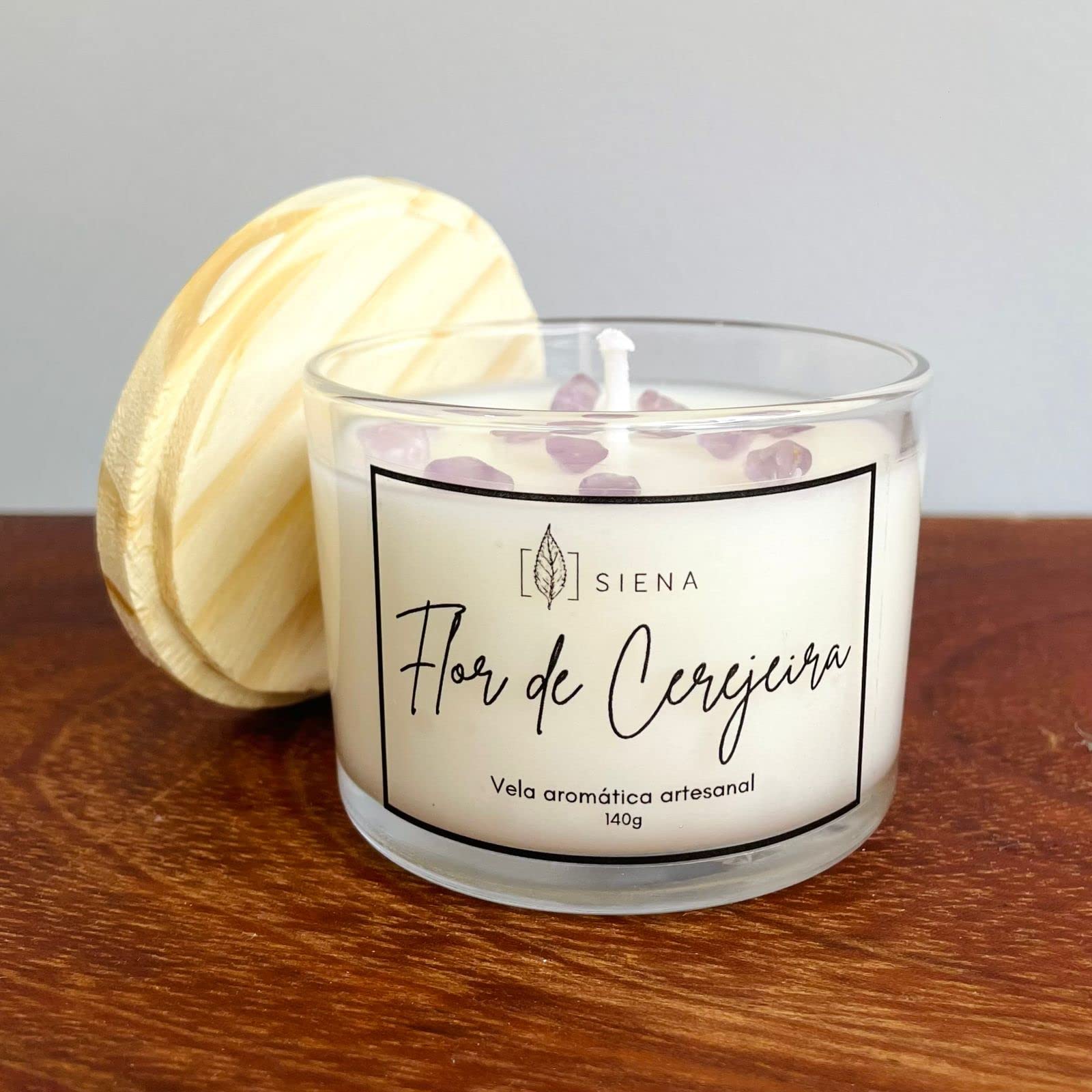 Velas aromáticas com pavio de algodão
