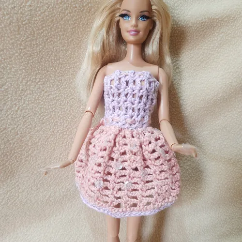Transforme sua Barbie: Ideias de Vestidos de Crochê Modernos e Casuais