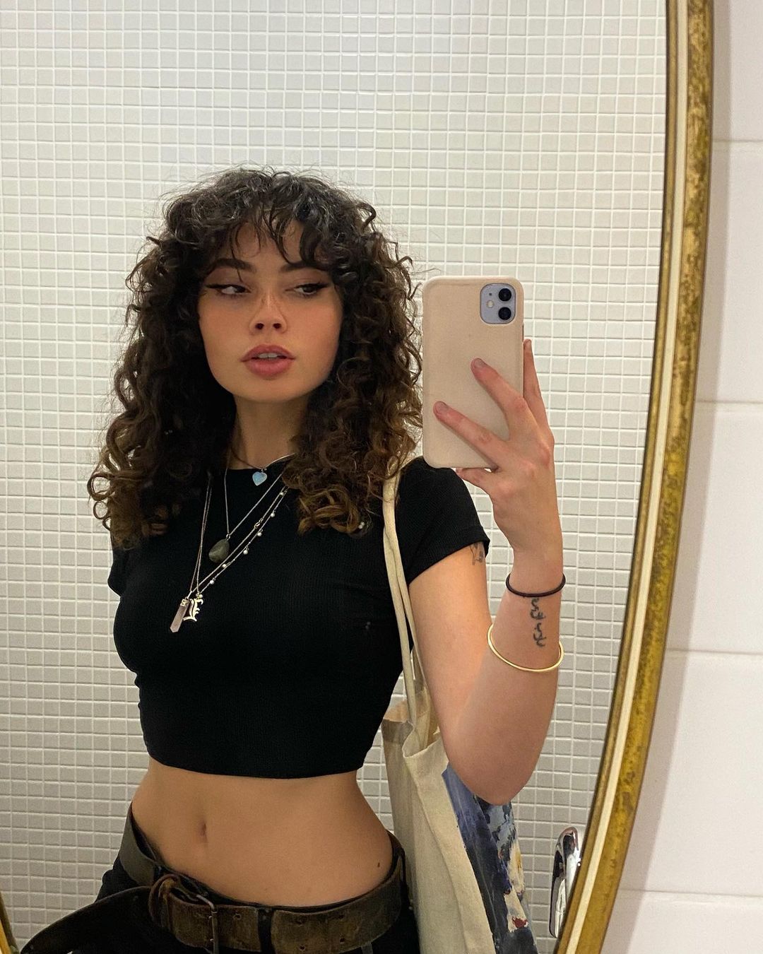 wolf cut cabelo ondulado longo