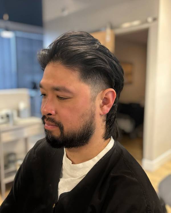 wolf cut cabelo ondulado com franja