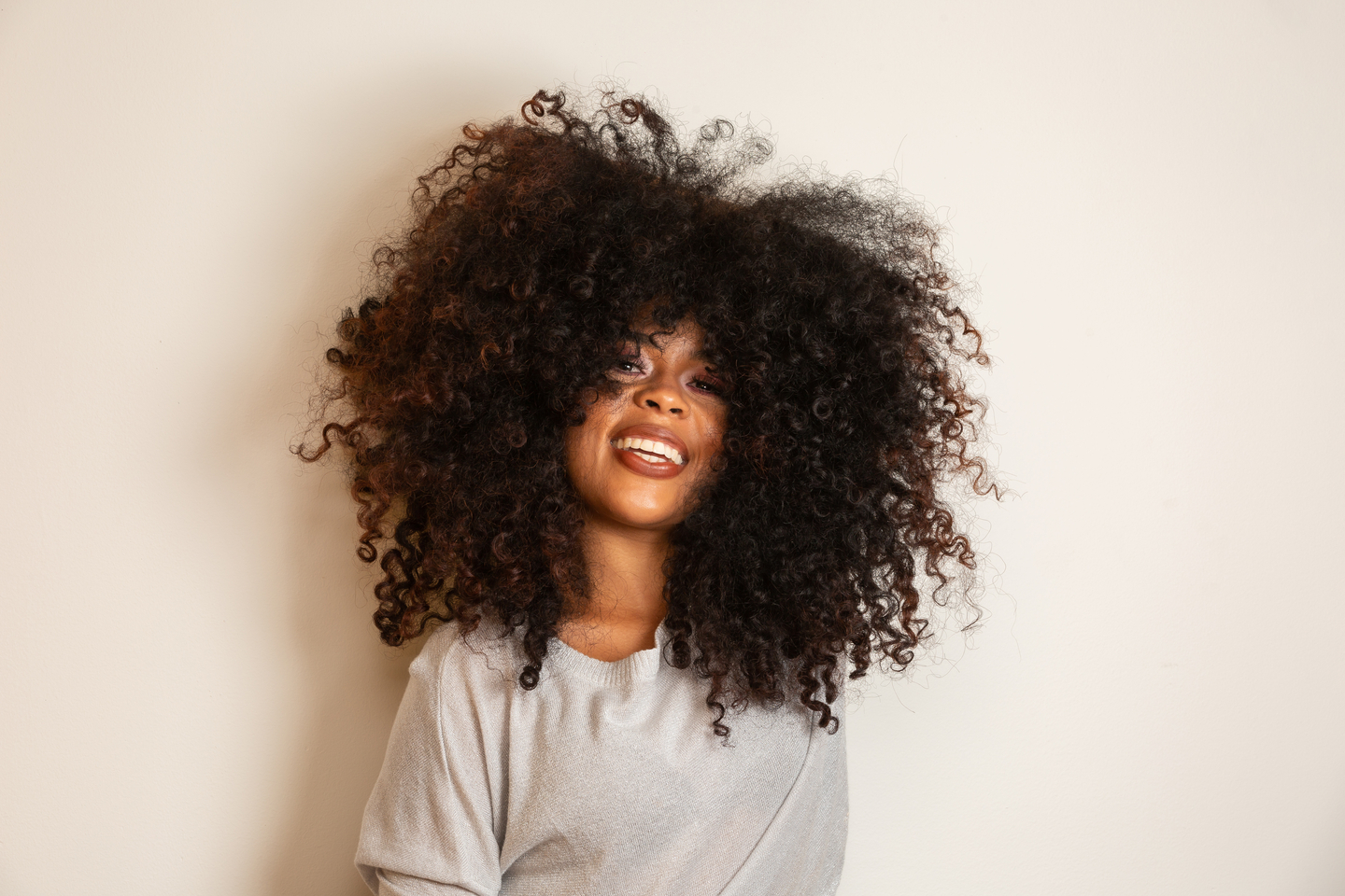 cabelo crespo volumoso