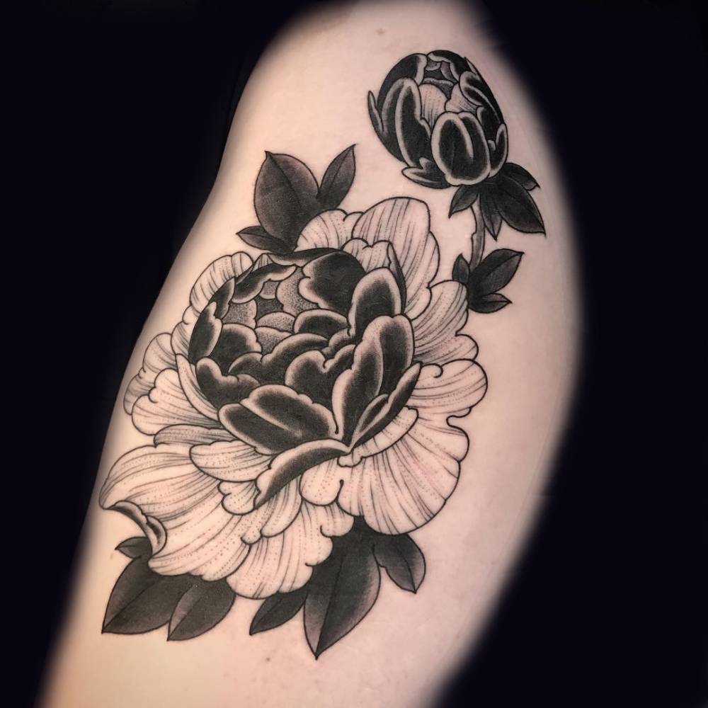 tatuagem ornamental com pontilhado
