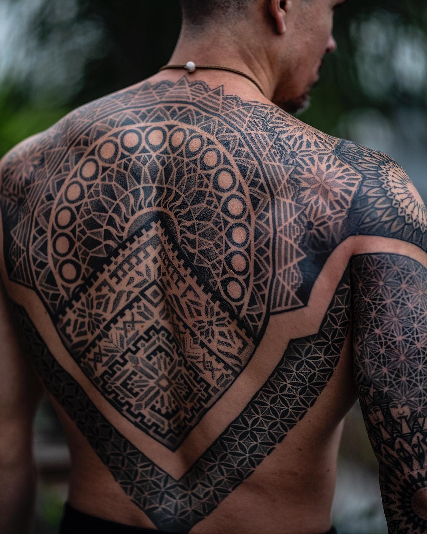 como cobrir tatuagem antiga com preto