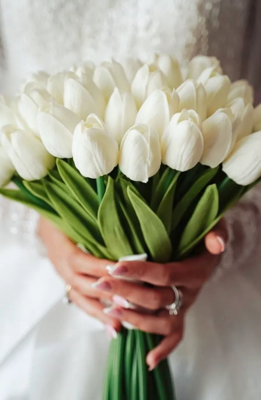 buquê de noiva com orquídeas