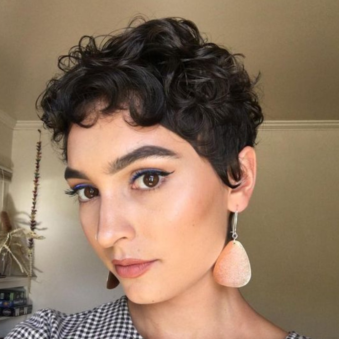 finalização cabelo ondulado curto
