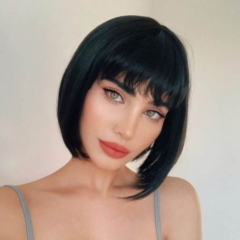 cabelo médio com franja cortininha