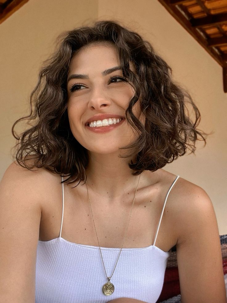 curly bob ondulado