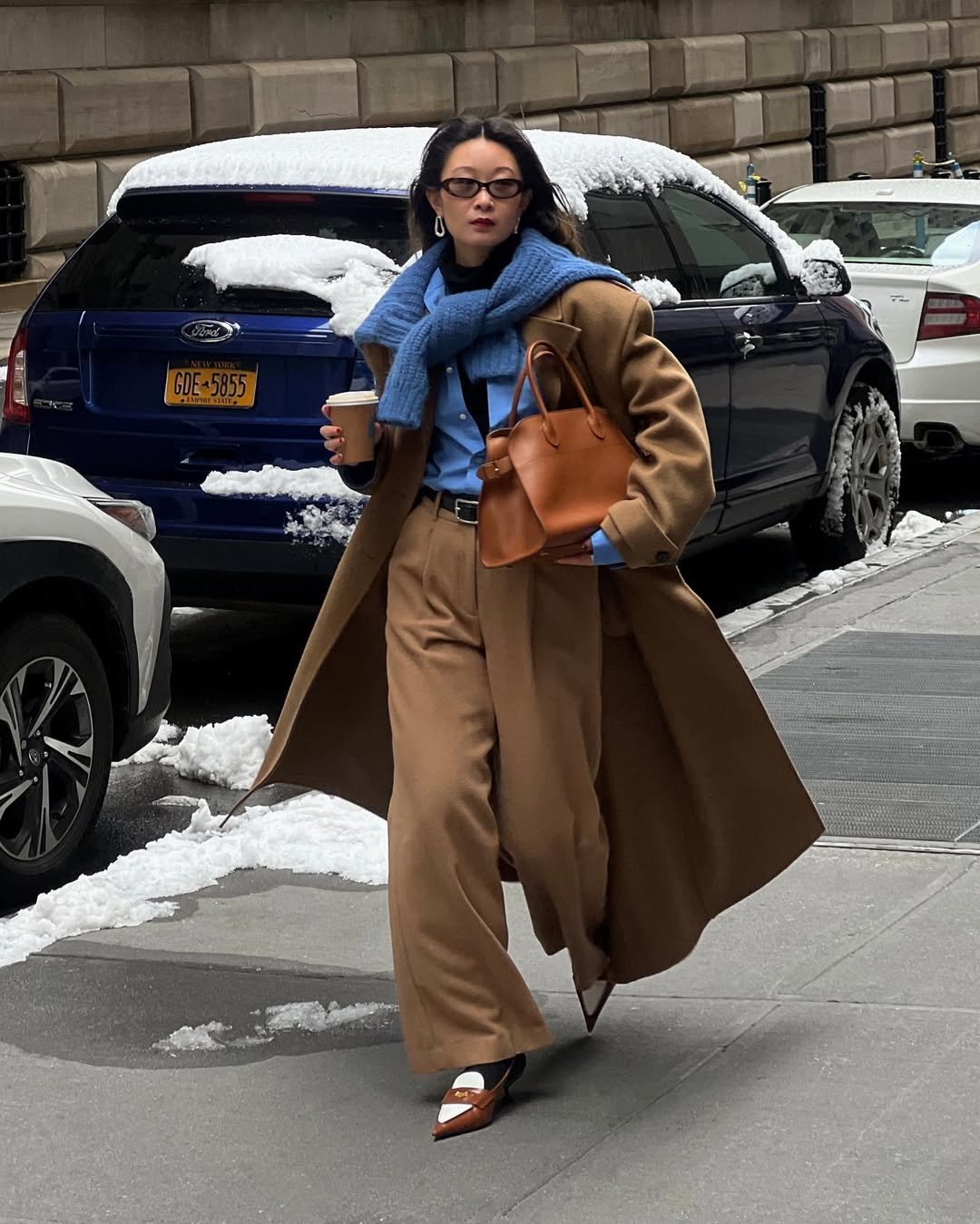 look monocromático marrom