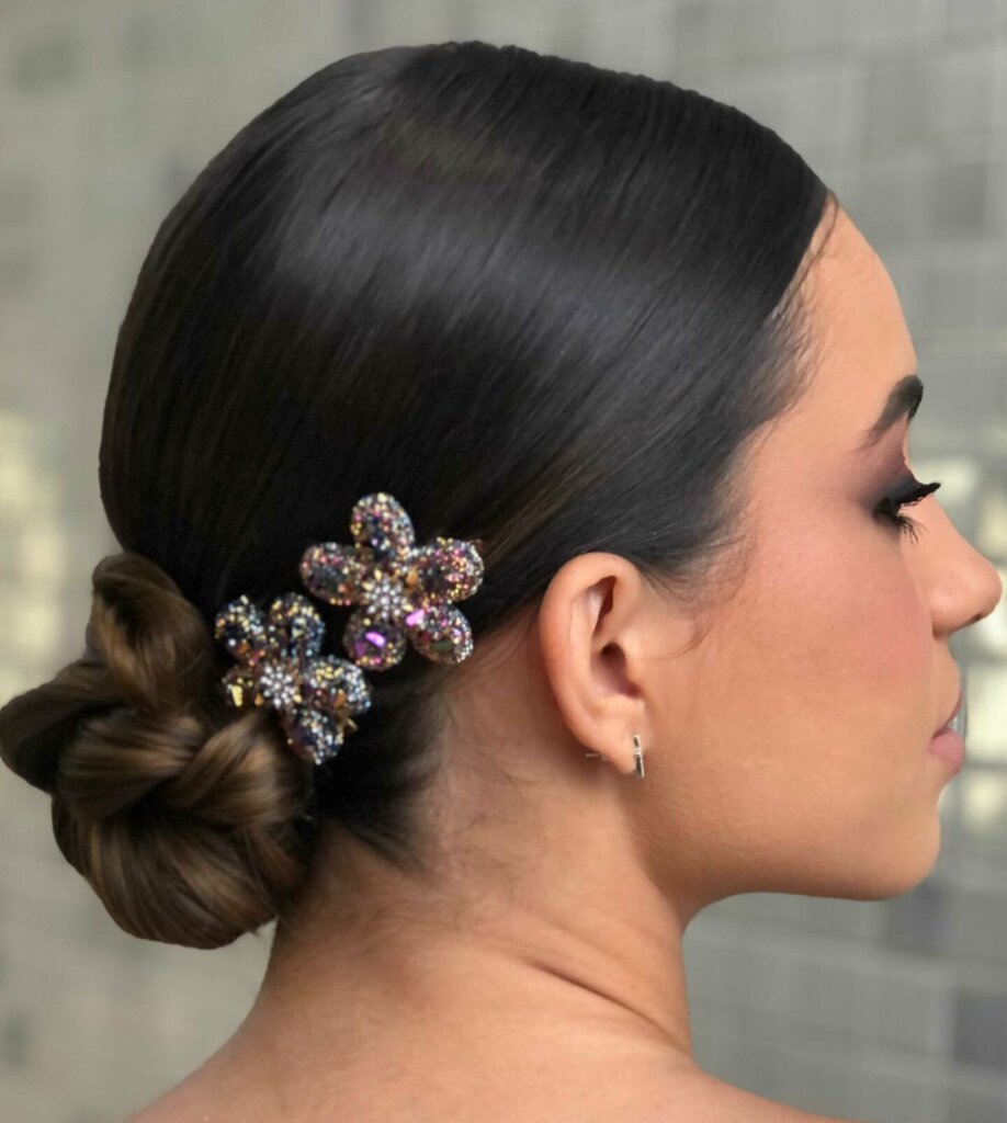 coque baixo com baby hair