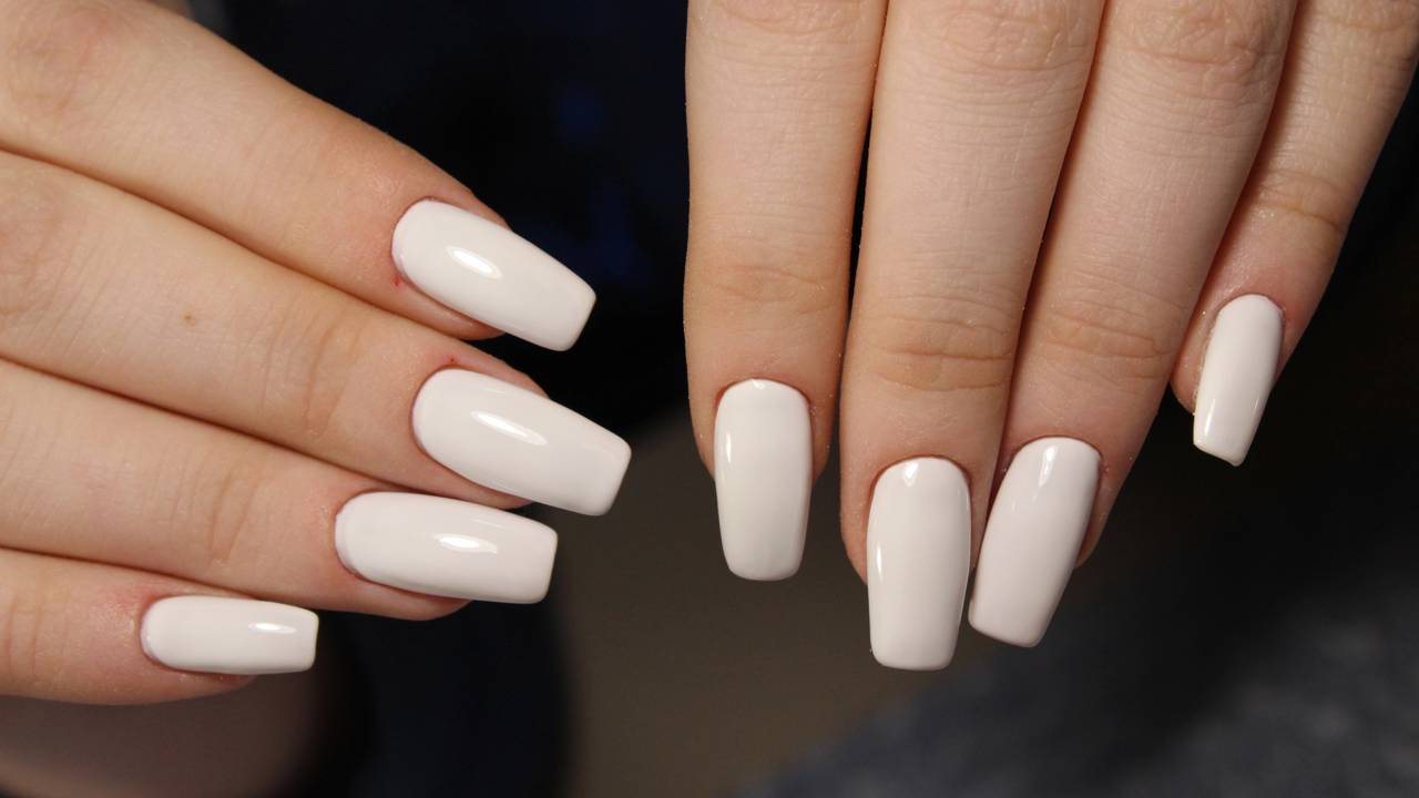 unhas claras decoradas