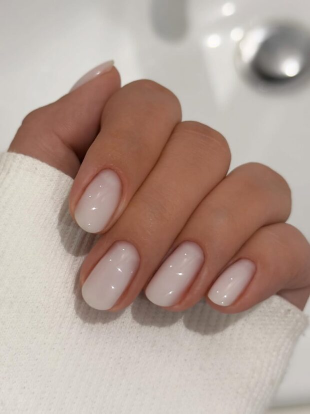 unhas clarinhas