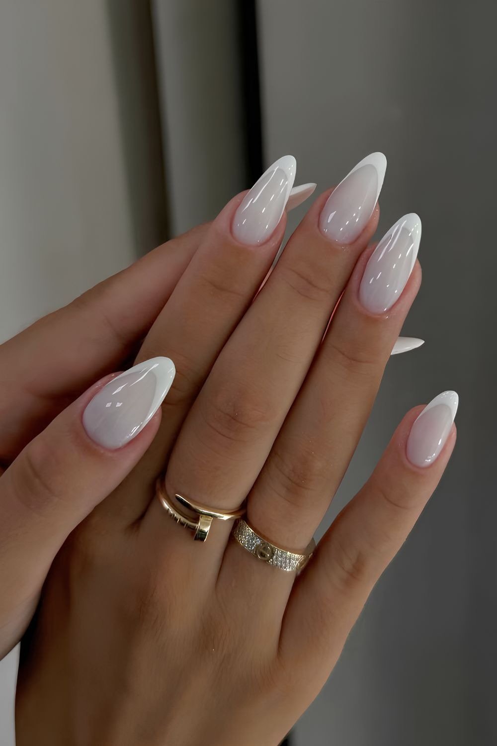 unhas brancas decoradas